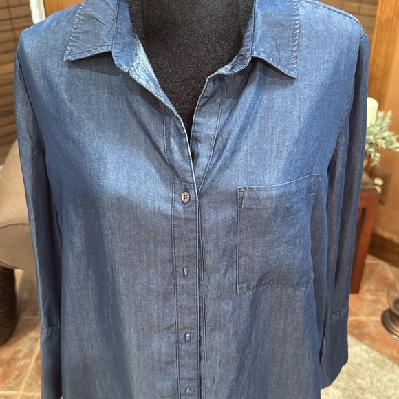 NWT Intro. Navy Button-Up Shirt - Picture 4 of 5